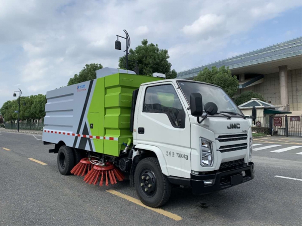 国六江铃凯锐扫路车