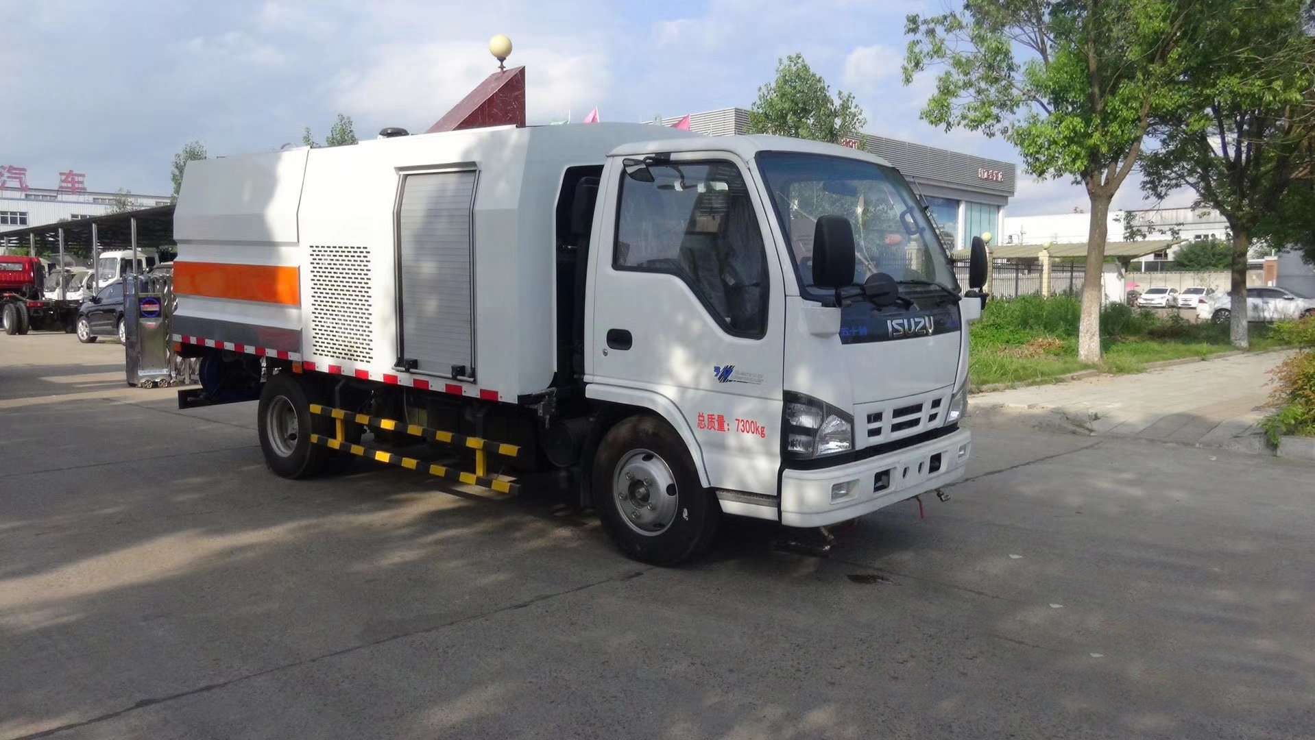 4方城市护栏清洗车